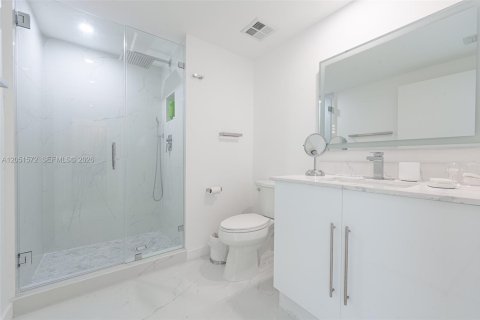 Снять в аренду кондоминиум в Майами, Флорида 2 спальни, 102.66м2, № 2150417 - фото 9