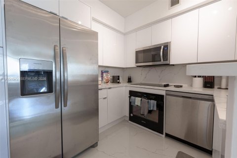 Снять в аренду кондоминиум в Майами, Флорида 2 спальни, 102.66м2, № 2150417 - фото 4
