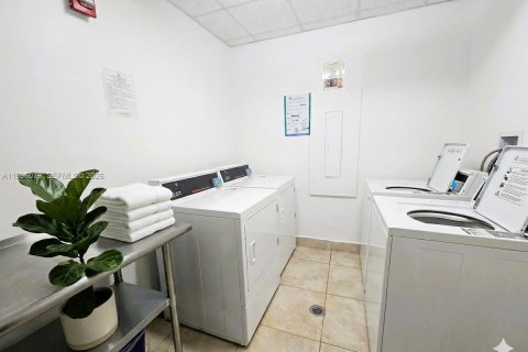 Condo in Aventura, Florida, 2 bedrooms № 2058631 - photo 20