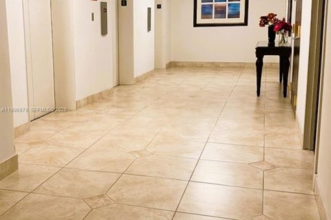 Condo in Aventura, Florida, 2 bedrooms № 2058631 - photo 19