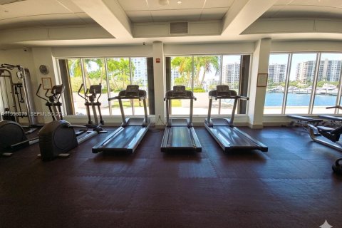 Condo in Aventura, Florida, 2 bedrooms № 2058631 - photo 22
