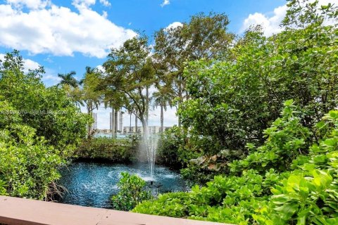 Condo in Aventura, Florida, 2 bedrooms № 2058631 - photo 23