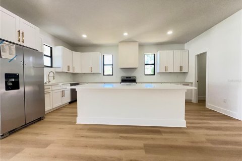 Villa ou maison à vendre à Tampa, Floride: 3 chambres, 203.27 m2 № 2399347 - photo 8