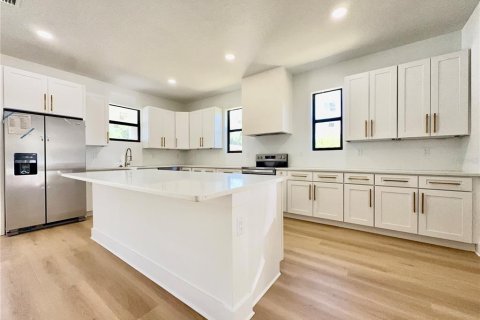 Villa ou maison à vendre à Tampa, Floride: 3 chambres, 203.27 m2 № 2399347 - photo 10
