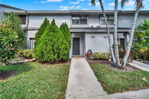 Adosado en Coconut Creek, Florida 2 dormitorios, 114.27 m2 № 2032871