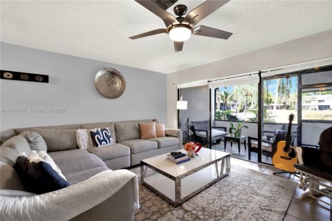 Adosado en venta en Coconut Creek, Florida, 2 dormitorios, 114.27 m2 № 2032871 - foto 6
