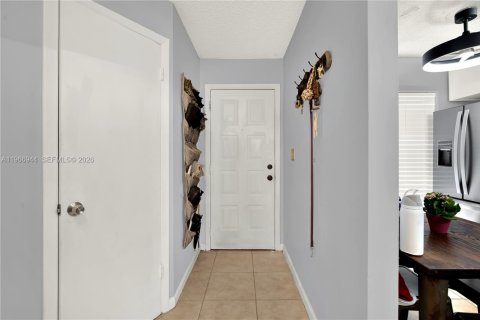 Adosado en venta en Coconut Creek, Florida, 2 dormitorios, 114.27 m2 № 2032871 - foto 2