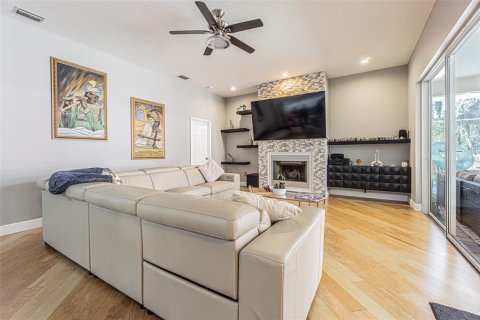 House in Lutz, Florida 4 bedrooms, 303.51 sq.m. № 2157367 - photo 7