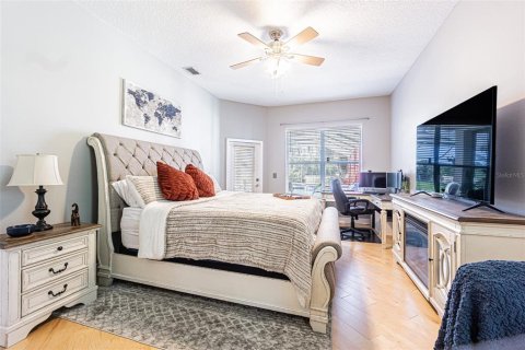House in Lutz, Florida 4 bedrooms, 303.51 sq.m. № 2157367 - photo 11