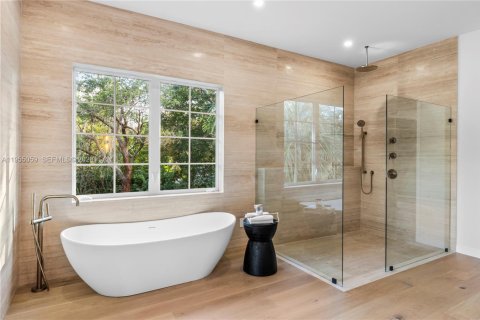 Casa en venta en Miami, Florida, 6 dormitorios, 530.47 m2 № 2011718 - foto 22