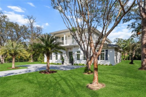 Casa en venta en Miami, Florida, 6 dormitorios, 530.47 m2 № 2011718 - foto 5