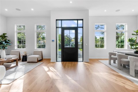 Casa en venta en Miami, Florida, 6 dormitorios, 530.47 m2 № 2011718 - foto 6
