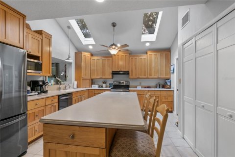 House in Grand Island, Florida 4 bedrooms, 282.89 sq.m. № 1796939 - photo 12