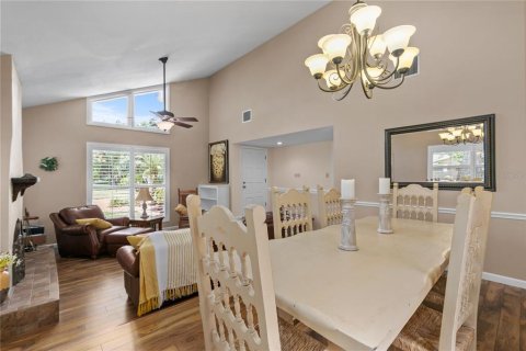 House in Grand Island, Florida 4 bedrooms, 282.89 sq.m. № 1796939 - photo 10