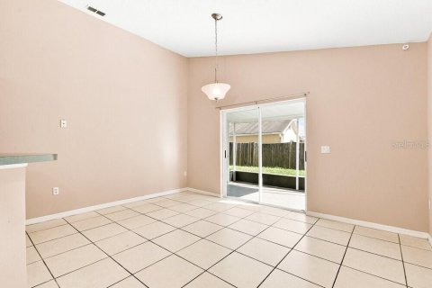 Villa ou maison à louer à Orlando, Floride: 3 chambres, 120.03 m2 № 2386813 - photo 5