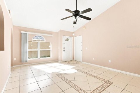 Villa ou maison à louer à Orlando, Floride: 3 chambres, 120.03 m2 № 2386813 - photo 3