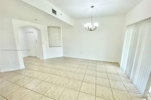 Condominio en alquiler en Doral, Florida, 3 dormitorios, 112.13 m2 № 1956247 - foto 6