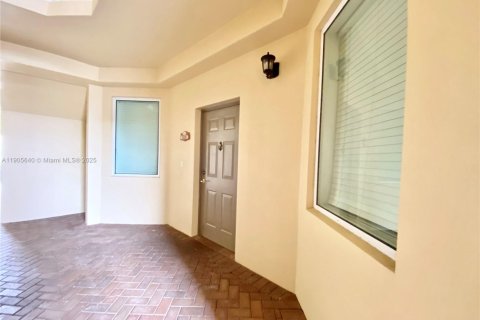 Condominio en alquiler en Doral, Florida, 3 dormitorios, 112.13 m2 № 1956247 - foto 4