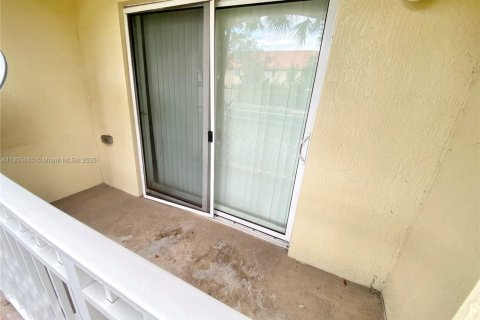 Condominio en alquiler en Doral, Florida, 3 dormitorios, 112.13 m2 № 1956247 - foto 20