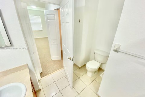 Condominio en alquiler en Doral, Florida, 3 dormitorios, 112.13 m2 № 1956247 - foto 17