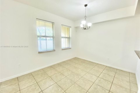 Condominio en alquiler en Doral, Florida, 3 dormitorios, 112.13 m2 № 1956247 - foto 8