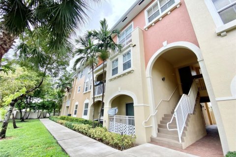 Condominio en alquiler en Doral, Florida, 3 dormitorios, 112.13 m2 № 1956247 - foto 2