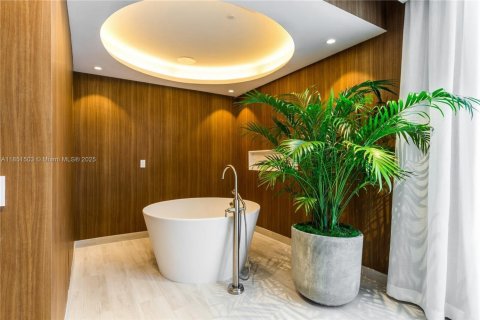Купить кондоминиум в Майами, Флорида 1 комната, 90.86м2, № 2254523 - фото 24