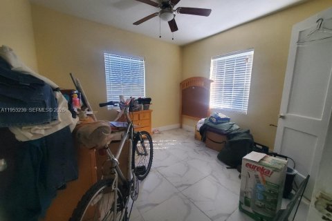 Villa ou maison à vendre à Miami, Floride: 2 chambres, 66.89 m2 № 2007543 - photo 6