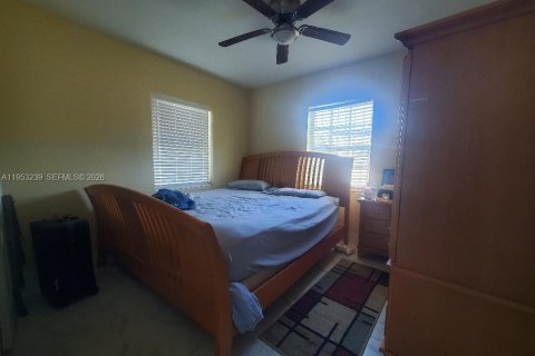 Villa ou maison à vendre à Miami, Floride: 2 chambres, 66.89 m2 № 2007543 - photo 11