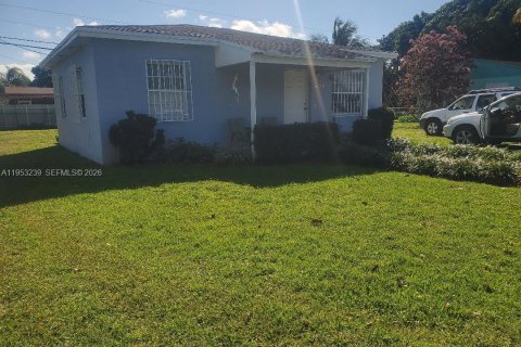 Villa ou maison à vendre à Miami, Floride: 2 chambres, 66.89 m2 № 2007543 - photo 8