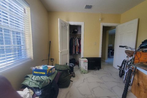 Villa ou maison à vendre à Miami, Floride: 2 chambres, 66.89 m2 № 2007543 - photo 5