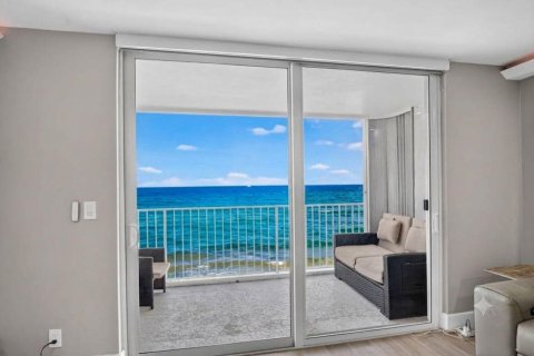 Copropriété à louer à South Palm Beach, Floride: 2 chambres, 111.58 m2 № 2403924 - photo 11