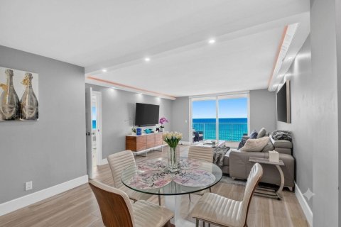 Copropriété à louer à South Palm Beach, Floride: 2 chambres, 111.58 m2 № 2403924 - photo 4