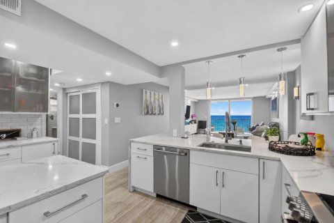 Copropriété à louer à South Palm Beach, Floride: 2 chambres, 111.58 m2 № 2403924 - photo 16
