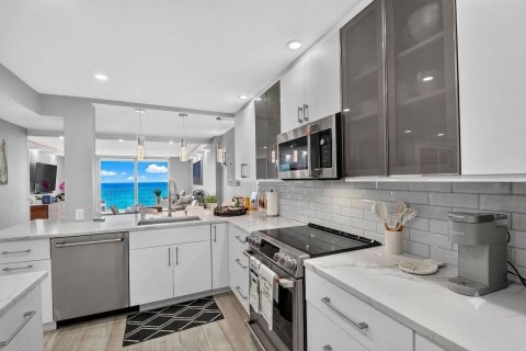 Copropriété à louer à South Palm Beach, Floride: 2 chambres, 111.58 m2 № 2403924 - photo 17