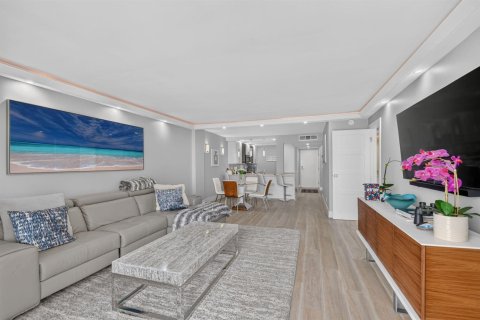 Copropriété à louer à South Palm Beach, Floride: 2 chambres, 111.58 m2 № 2403924 - photo 12