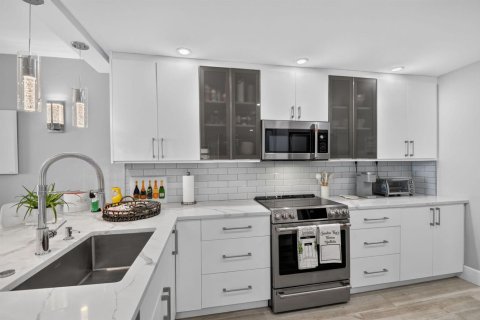 Copropriété à louer à South Palm Beach, Floride: 2 chambres, 111.58 m2 № 2403924 - photo 19