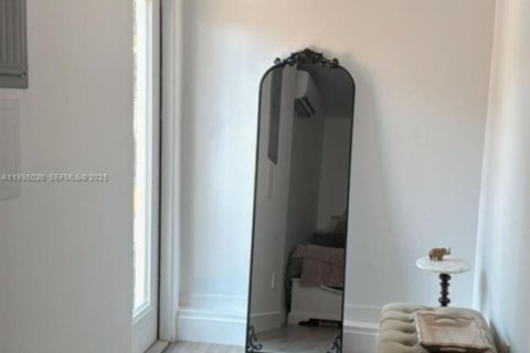 Propiedad comercial en alquiler en Fort Lauderdale, Florida, 1 dormitorio, 41.81 m2 № 2035791 - foto 5