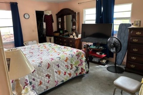 Condo in Pembroke Pines, Florida, 2 bedrooms  № 2035657 - photo 6