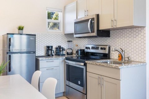 Commercial property in Fort Lauderdale, Florida № 1811878 - photo 21