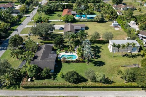 Villa ou maison à vendre à Homestead, Floride: 4 chambres, 303.79 m2 № 2060274 - photo 2