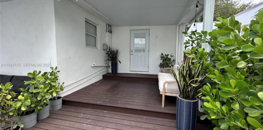 Дом в Майами, Флорида 2 спальни № 1992426