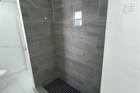 Снять в аренду виллу или дом в Майами, Флорида 2 спальни, № 1992426 - фото 8