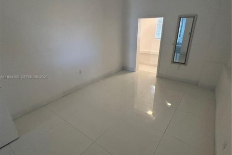 Снять в аренду виллу или дом в Майами, Флорида 2 спальни, № 1992426 - фото 10