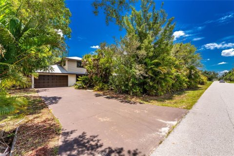 Casa en venta en North Port, Florida, 4 dormitorios, 170.01 m2 № 2258594 - foto 3