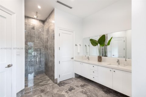 Купить таунхаус в Корал-Гейблс, Флорида 3 спальни, 237.83м2, № 2020960 - фото 14