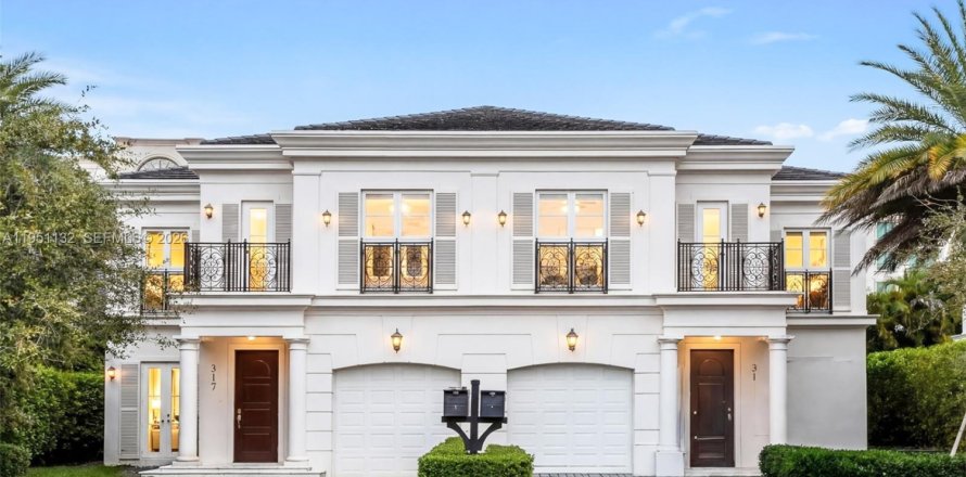 Таунхаус в Корал-Гейблс, Флорида 3 спальни, 237.83м2 № 2020960