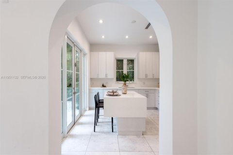 Купить таунхаус в Корал-Гейблс, Флорида 3 спальни, 237.83м2, № 2020960 - фото 8