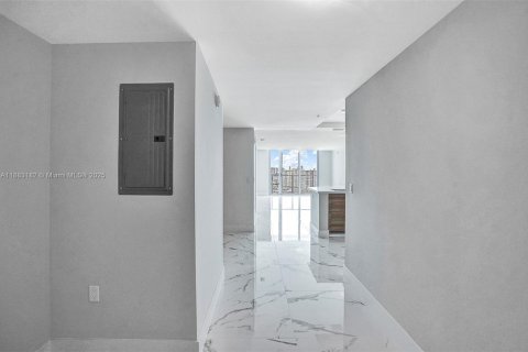 Condo in Sunny Isles Beach, Florida, 2 bedrooms  № 2018192 - photo 6