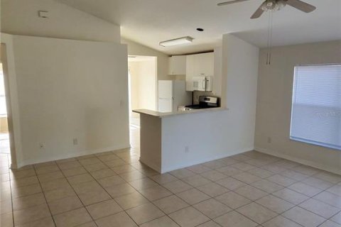 Villa ou maison à louer à Riverview, Floride: 4 chambres, 124.77 m2 № 2167312 - photo 8